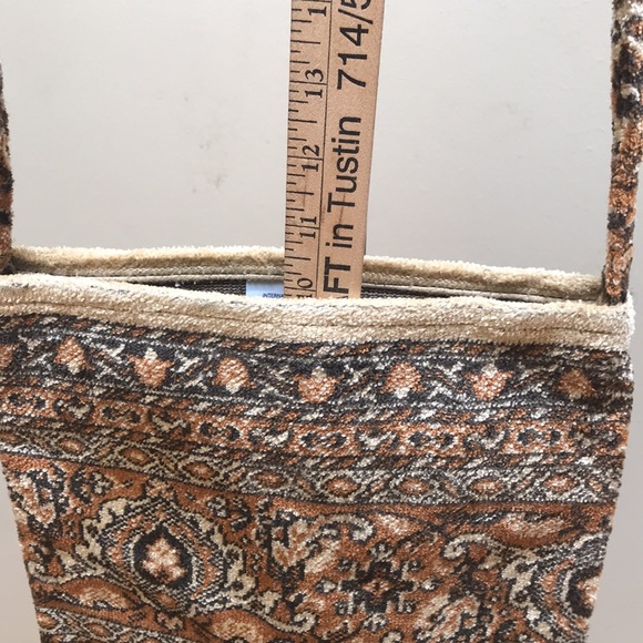 International rugs Persian rug style purse with tassels - Picture 8 of 9